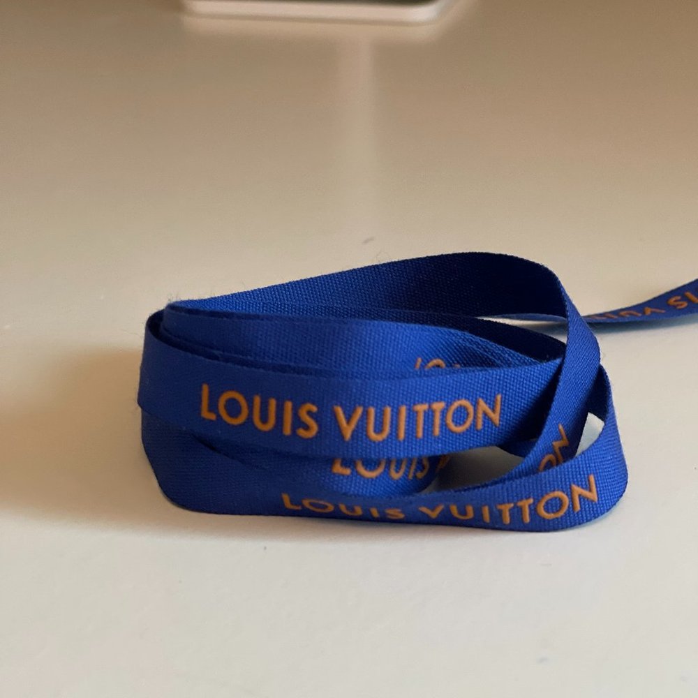 LOUIS VUITTON Blue Ribbon
